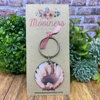 KRM0301 Soft Pink Flower Wood & Resin Keyring 40mm