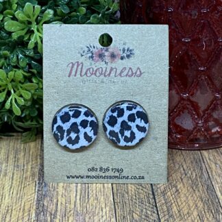 AT5328 Black Leopard Print Wood & Resin Stud Earrings 20mm