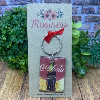 KRL0205 Vintage Coke Bottle Wood & Resin Keyring 35x50mm