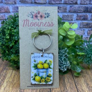KRL1905 Lemons In Bucket Wood & Resin Keyring 35x50mm