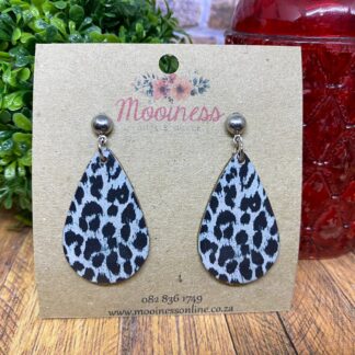PD5307 Black Leopard Print Medium Tear Drop Wood & Resin Earrings 40mm