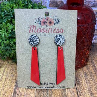PO1517-28 Red With Black Floral Stud Drop Wood & Resin Earrings 70mm